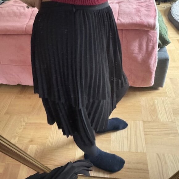 Aritzia Wolford pleated Black skirt - Picture 4 of 4
